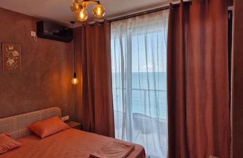 Tsikhisdziri Apartment | Sea Side View at Bamboo Beach
