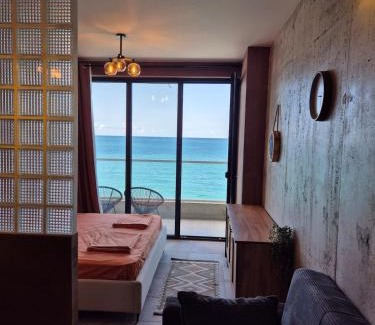 Tsikhisdziri Apartment | Sea Side View at Bamboo Beach