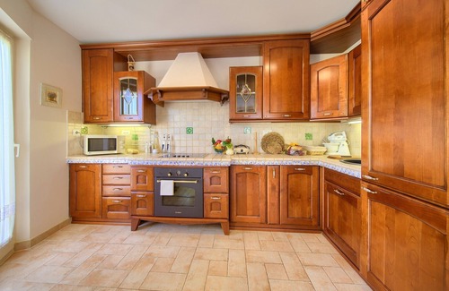 Porat Villa | Sea side Villa with swimming pool