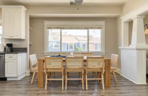 West Newport House | Sea Sight by AvantStay Walk to Newport Beach