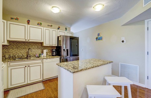 Bradenton Beach Villa | ⚓Sea Site Retreat Unit B! Short walk to the beach!⚓
