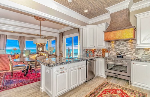 Inlet Harbour House | Sea Something Beautiful 6 Bedrooms Oceanfront