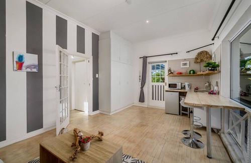 Port Elizabeth Apartment | Sea Studio - Sea-facing