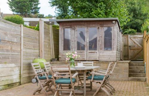 Hythe House | Sea to Sea by Keepers Cottages