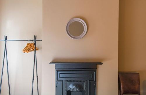 Hythe House | Sea to Sea by Keepers Cottages