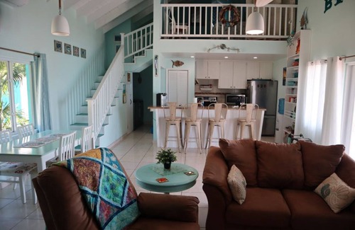 Rainbow Bay Cottage | Sea Turtle Cottage "A place to get out of your shell!"