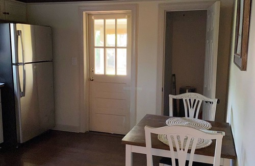 New Bern Cottage | Sea Turtle Cottage - walk to everything!