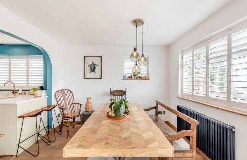 Pagham House | Sea Urchins - Uk48896
