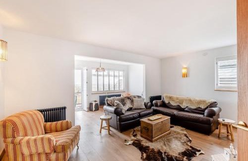 Pagham House | Sea Urchins - Uk48896