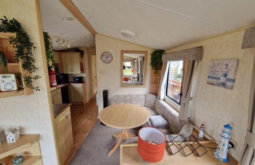 Aberystwyth House | Sea Viev Hideaway at Clarach Bay 2 Bedrooms Pet Friendly Gm5