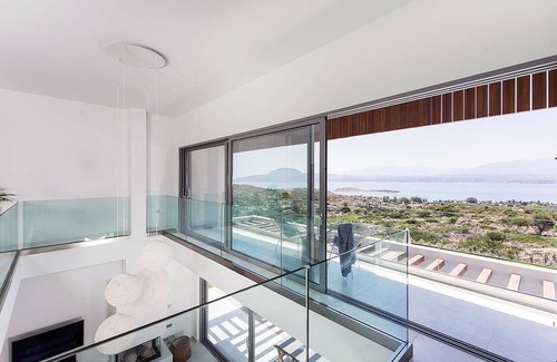 Akrotiri Villa | Sea View 4 bedroom villa