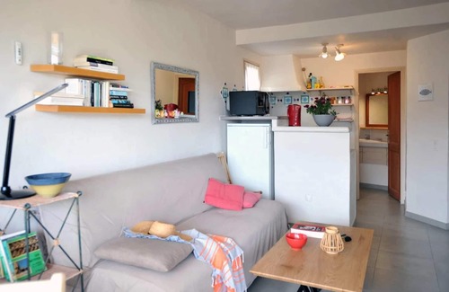 Lecci Apartment | Sea view apartment 70m from the beach of St Cyprien