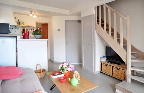 Lecci Apartment | Sea view apartment 70m from the beach of St Cyprien