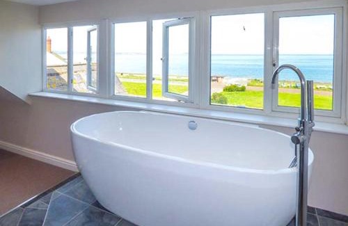 Llanfairfechan Apartment | Sea View Apartment