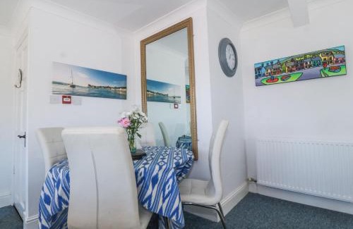 Borth-y-Gest Apartment | Sea View apartment