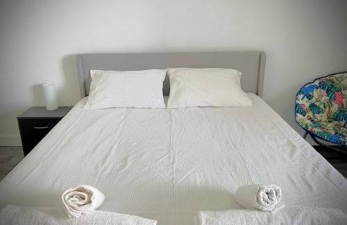 Paco De Arcos Apartment | Sea view apartment & 4 minutes walk to the beach