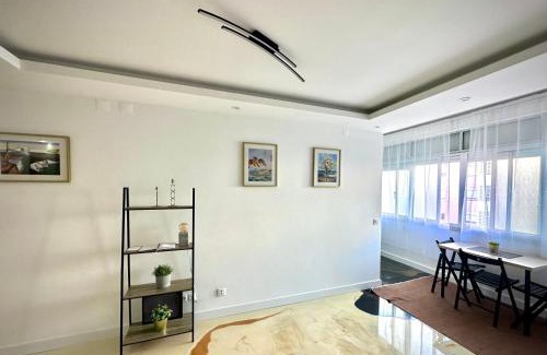 Paco De Arcos Apartment | Sea view apartment & 4 minutes walk to the beach