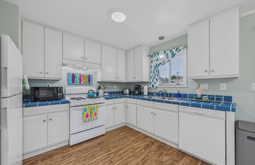 Shelter Cove House | Sea View at Shelter Cove! Ocean View! Game Room! Fireplace! Walk everywhere!