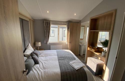 Porthcawl Apartment | Sea view beach lodge Trecco bay 3 bedroom