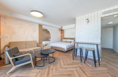 Eilat Apartment | Sea View Coral - City Center Amazing Pool