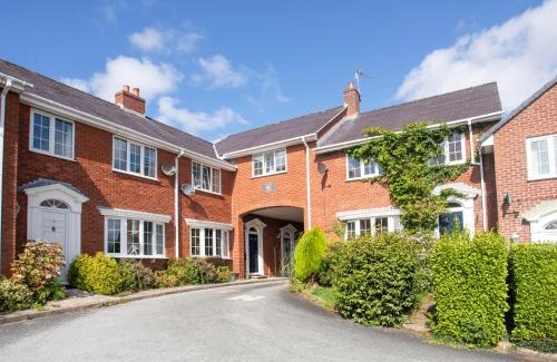 Menai Bridge House | Sea View Cottage