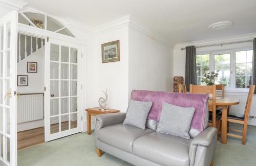 Menai Bridge House | Sea View Cottage