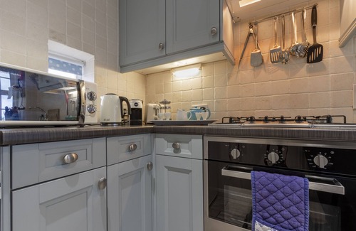 Sandgate House | Sea View Cottage, The Little Yellow Cottage By the Sea