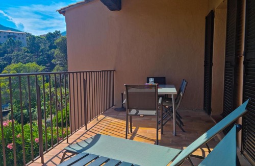 Theoule-sur-Mer Apartment | Sea view flat 5 minutes from the beach