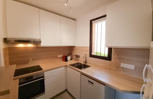 Theoule-sur-Mer Apartment | Sea view flat 5 minutes from the beach