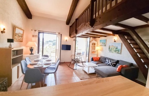 Theoule-sur-Mer Apartment | Sea view flat 5 minutes from the beach