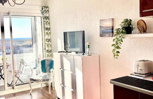 Le Penon Apartment | SEA view from BED 100M Beach, Free Parking, Surf