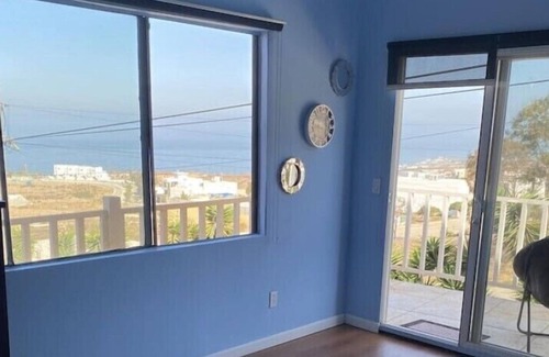 Primo Tapia House | Sea view house is very close to restaurants and the sea
