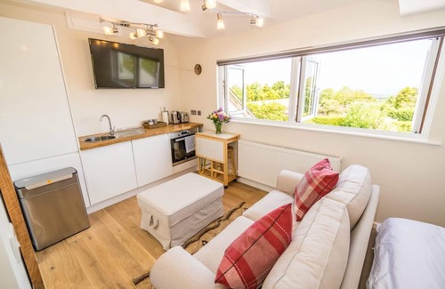 Hastings Apartment | Sea View Holiday Flat - Covehurst Bay