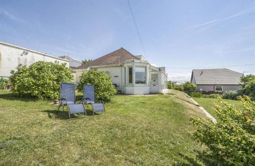 Ogmore-by-Sea House | Sea View Home in lovely Ogmore-by-Sea