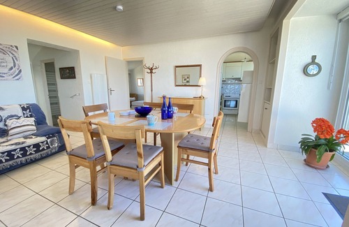 Plouescat House | Sea View House with 2 Bedrooms