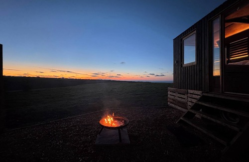 Mortehoe Cabin | Sea View, Outdoor Bath, Tiny Home