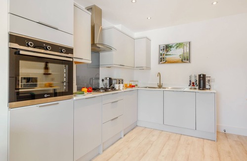Llanfaelog Cottage | SEA VIEW, pet friendly, country holiday cottage in Llanfaelog