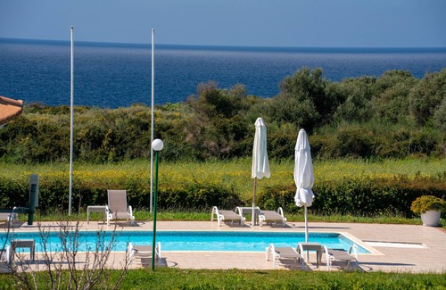 Kaligata Villa | Sea view Private Pool 2-bedroom Luxury villa Cleo with Spa bath near the beach.