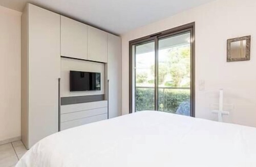 Saint Pierre de Feric Apartment | Sea view - Terrace & Swimming pool - Parking - A/C