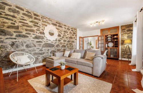Santa Cruz Villa | Sea View Villa by Homie