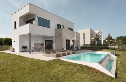 Krnica Villa | Sea View Villa Cala Royal
