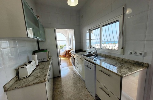 Coveta Fuma Ski Chalet | Sea views, air-co. WIFI, small pool.