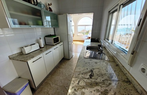 Coveta Fuma Ski Chalet | Sea views, air-co. WIFI, small pool.