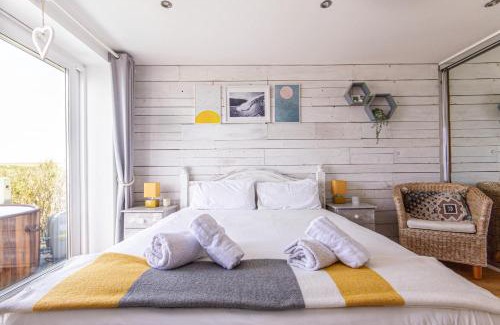 Portreath House | Sea views, Cornwall, Portreath, hot tub, sauna