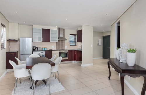 Lagoon Beach Apartment | Sea Views - Lagoon Beach
