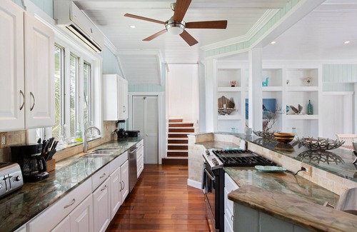 Governor's Harbour House | Sea Walk 4 Bedroom Home