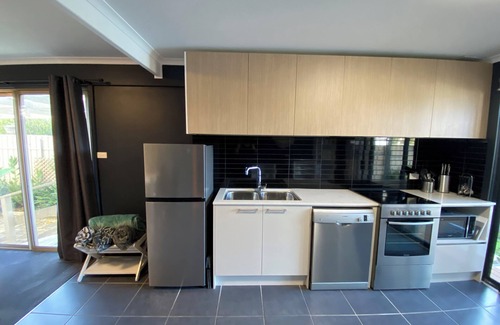 Maslin Beach Apartment | Sea & Wine Couples Retreat