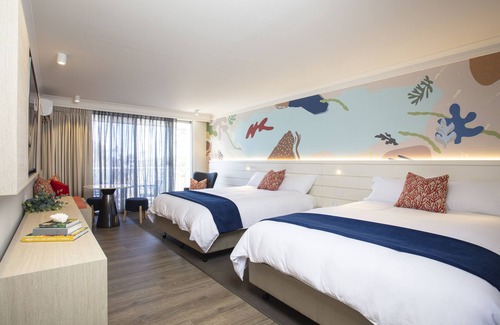 Main Beach Hotel | Sea World Resort