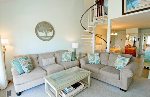Saint Helena Island Villa | Sea Zen Pet Friendly, Great Central Location, Walk to Beach - 219 Tennis Villa