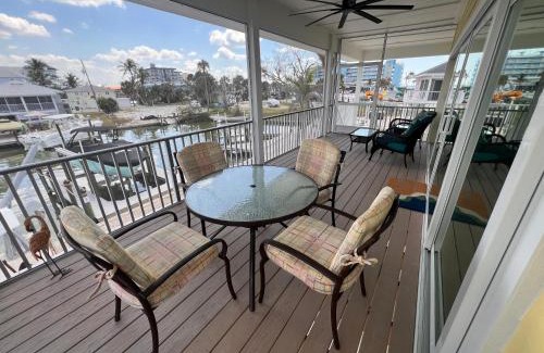 Fort Myers Beach House | Seabird Cottage